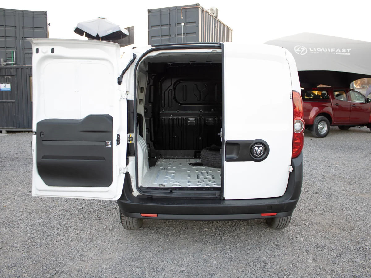 Ram Van 1000 2022 miniatura 10