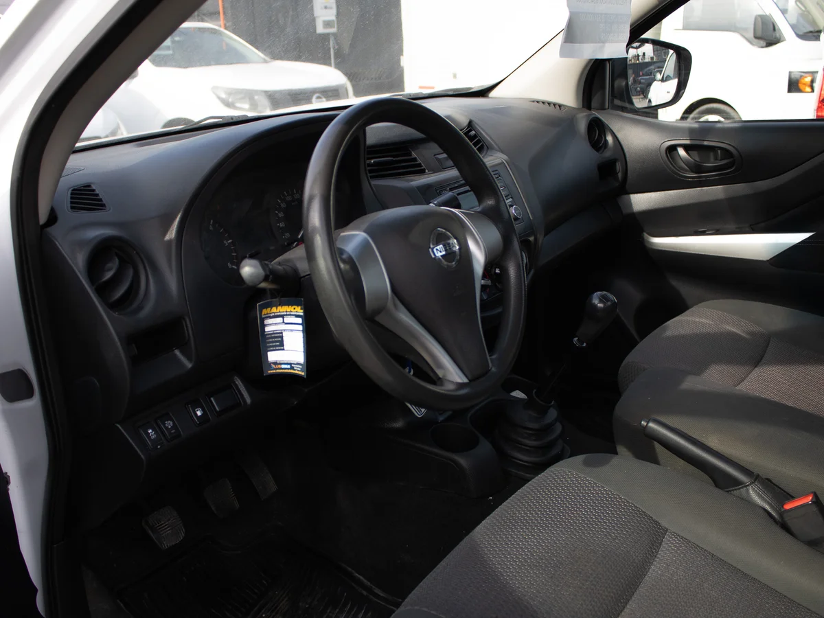 Nissan NP300 2020 miniatura 9
