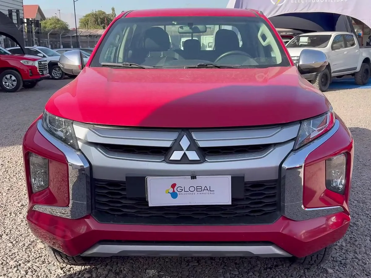 Video de MITSUBISHI L200 CRT 4x4