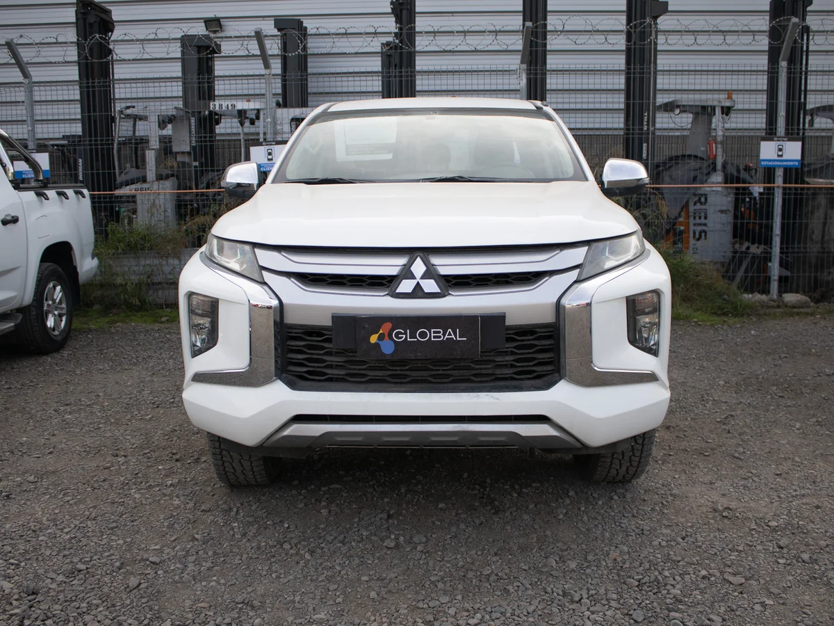 Mitsubishi L200 CR 2023 miniatura 3
