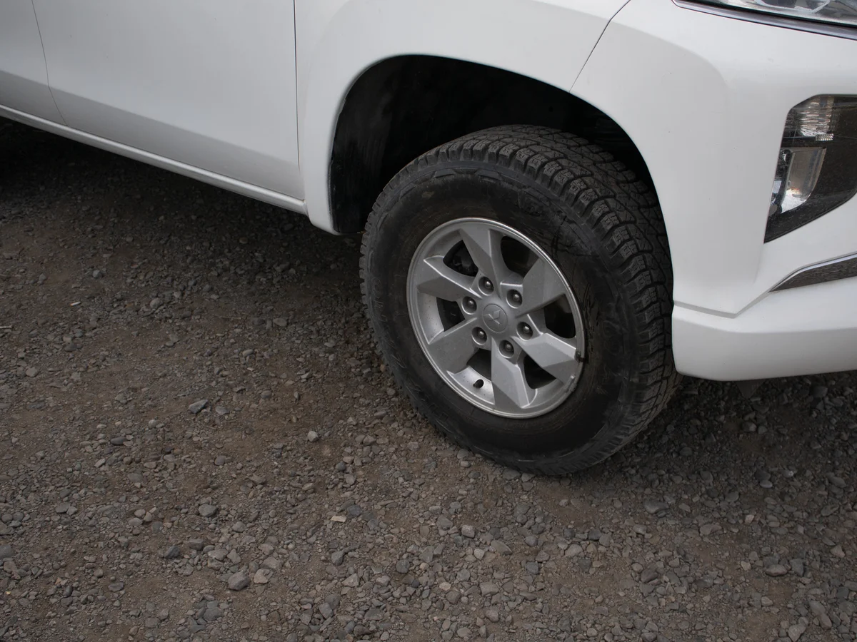Mitsubishi L200 CR 2023 miniatura 4