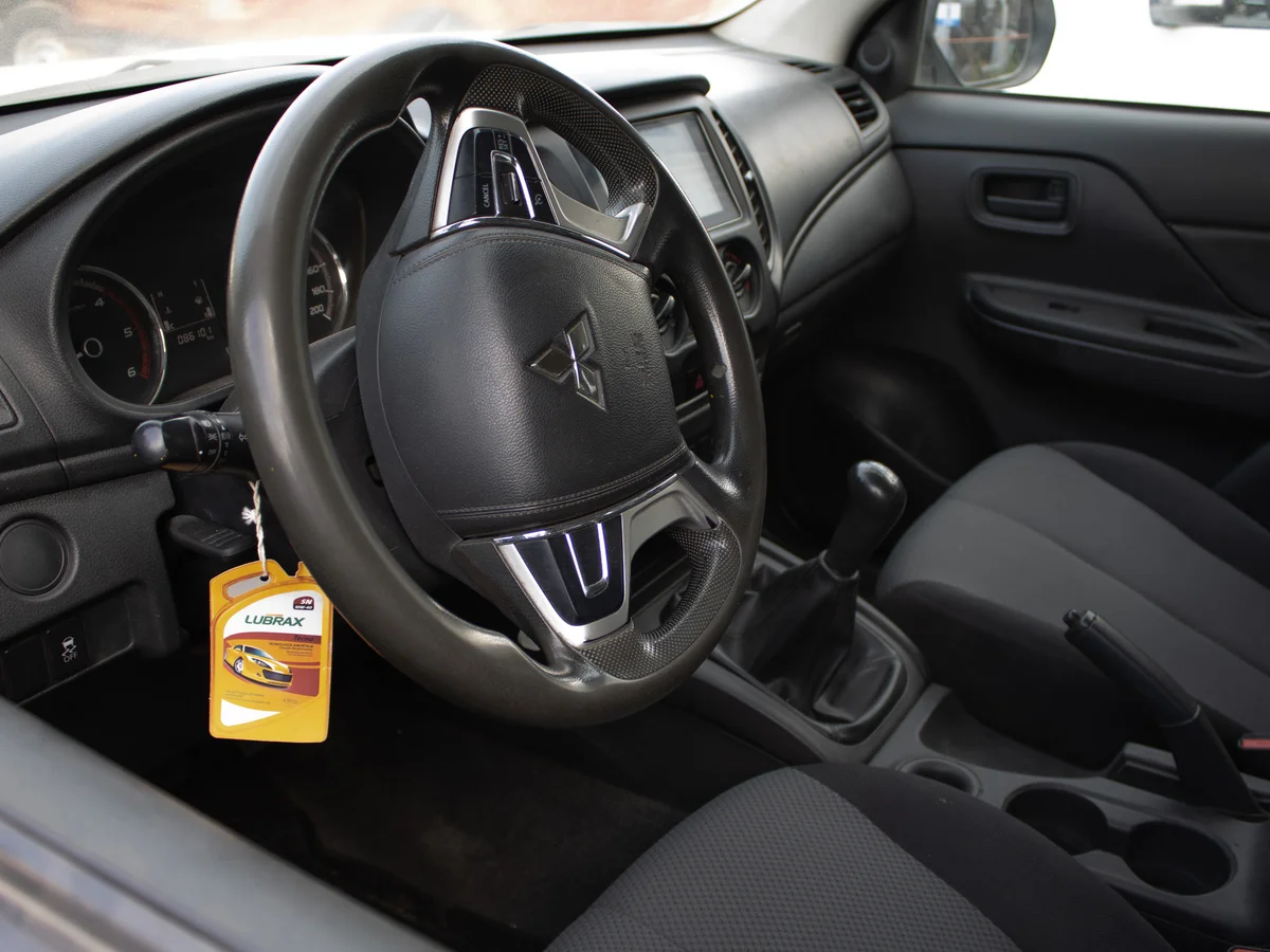 Mitsubishi L200 CR 2023 miniatura 8