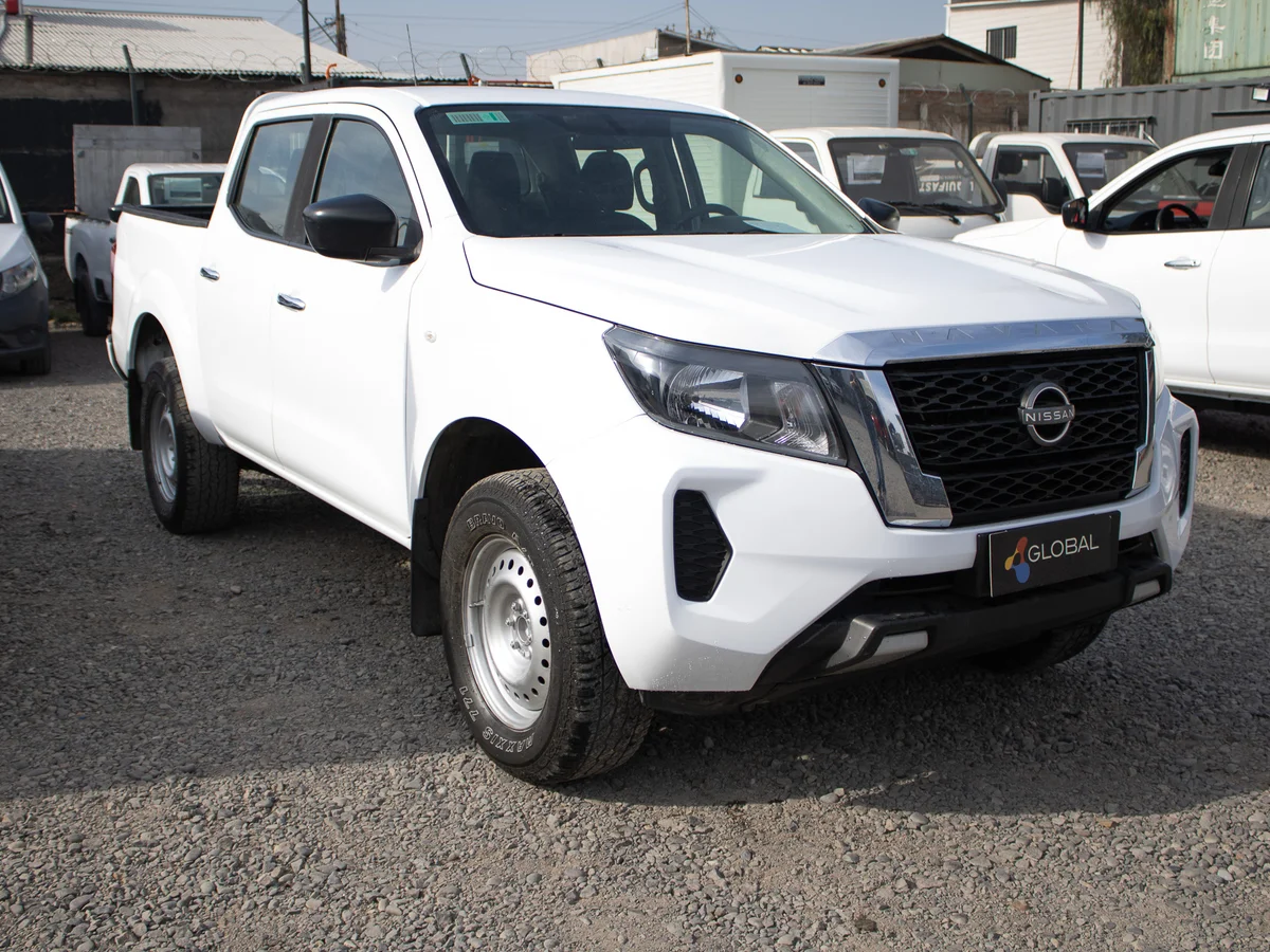 Nissan Navara 4x4 2023 miniatura 2