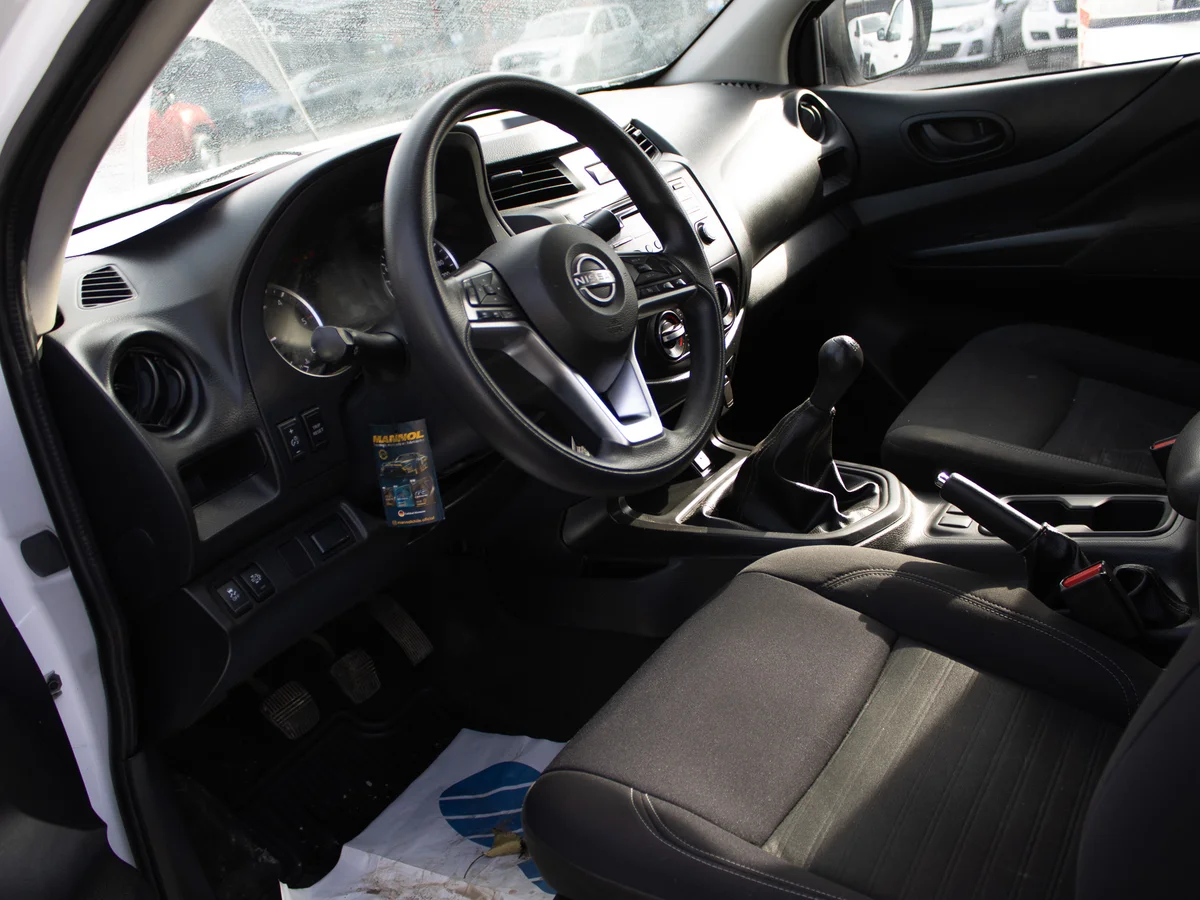 Nissan Navara 4x4 2023 miniatura 9