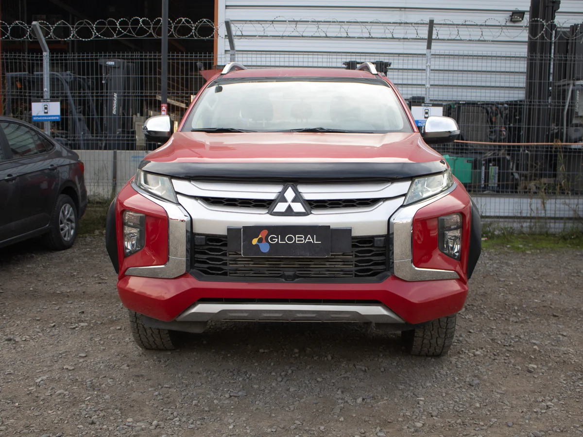 Mitsubishi L200 4x4 2022 miniatura 2