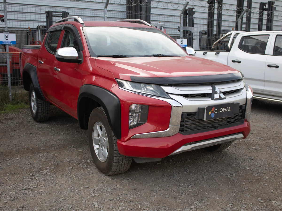 Mitsubishi L200 4x4 2022 miniatura 3