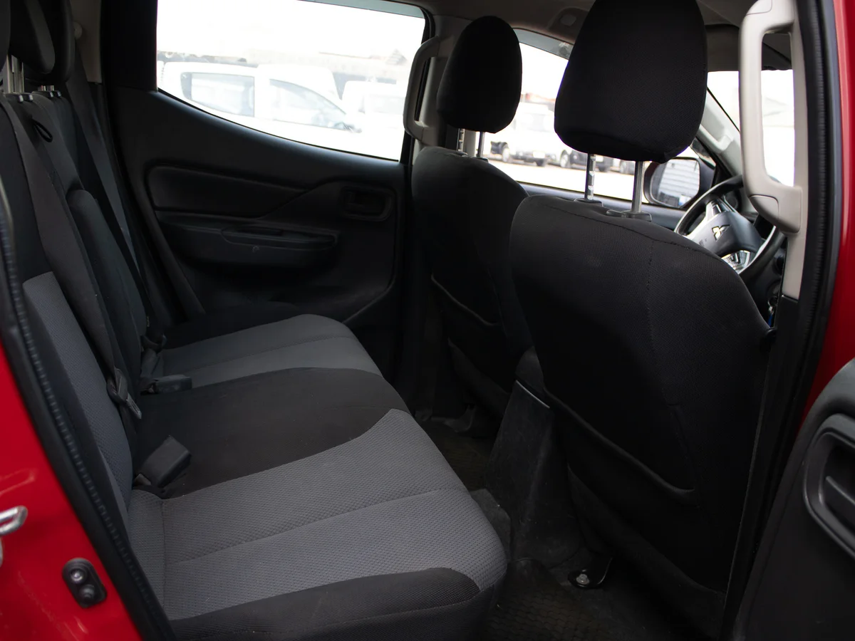 Mitsubishi L200 4x4 2022 miniatura 9