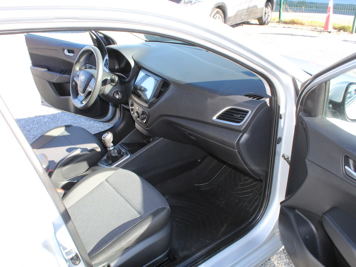Hyundai Accent Hci — foto 5 de 15