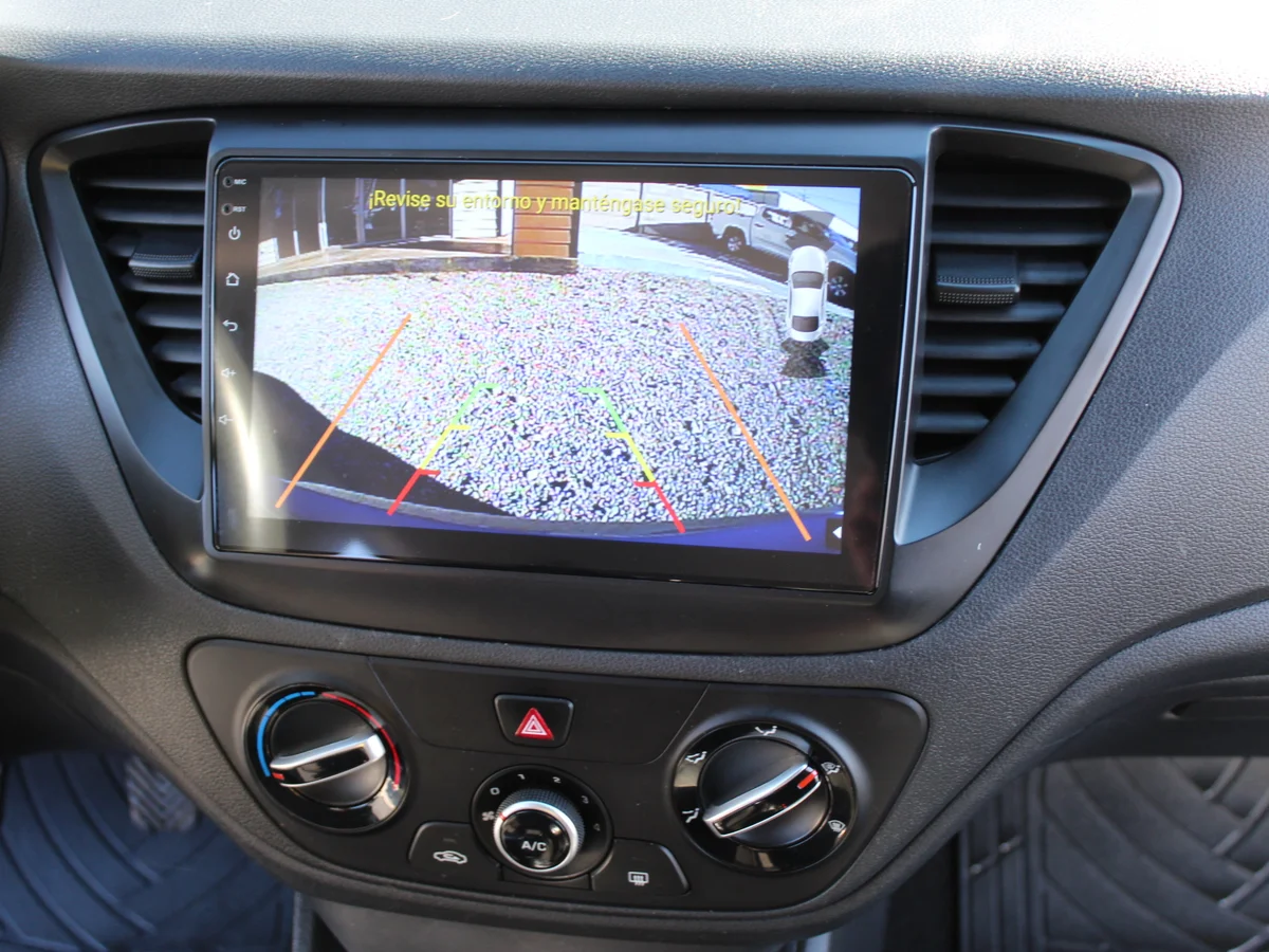 Hyundai Accent Hci — foto 8 de 15