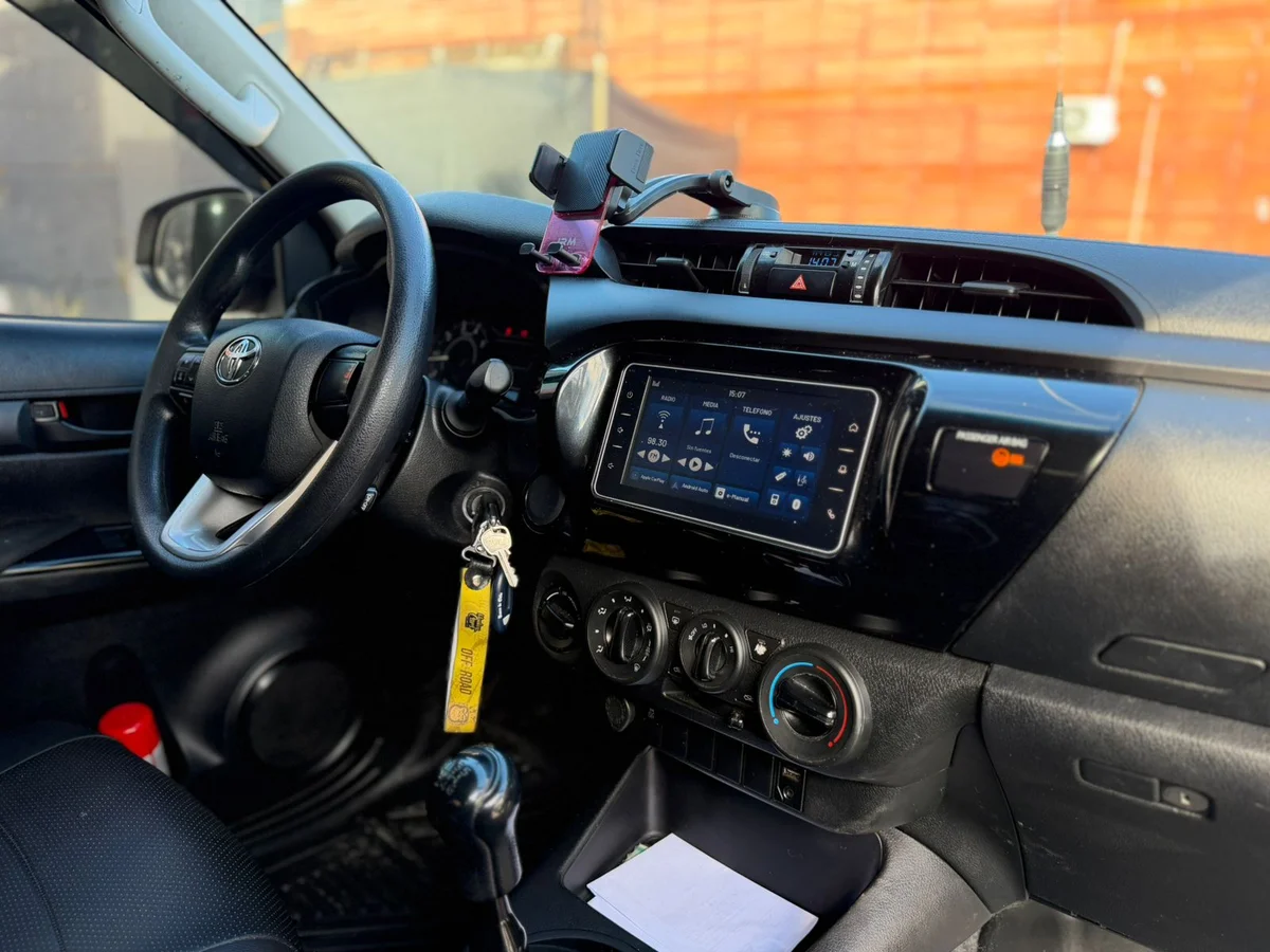 Toyota Hilux DX 2.4 4X4 2021 - Miniatura 9