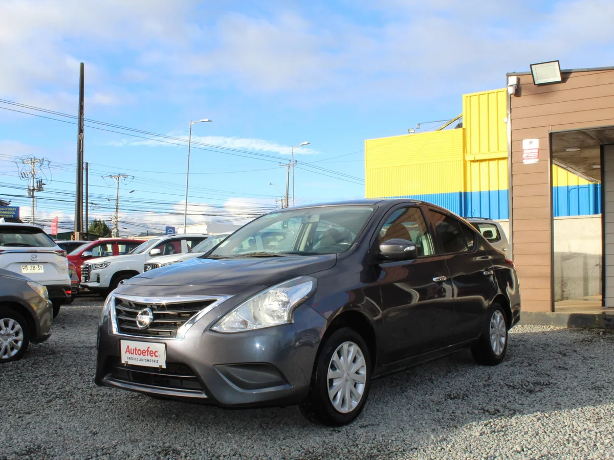 Nissan Versa Sense — foto 2 de 13