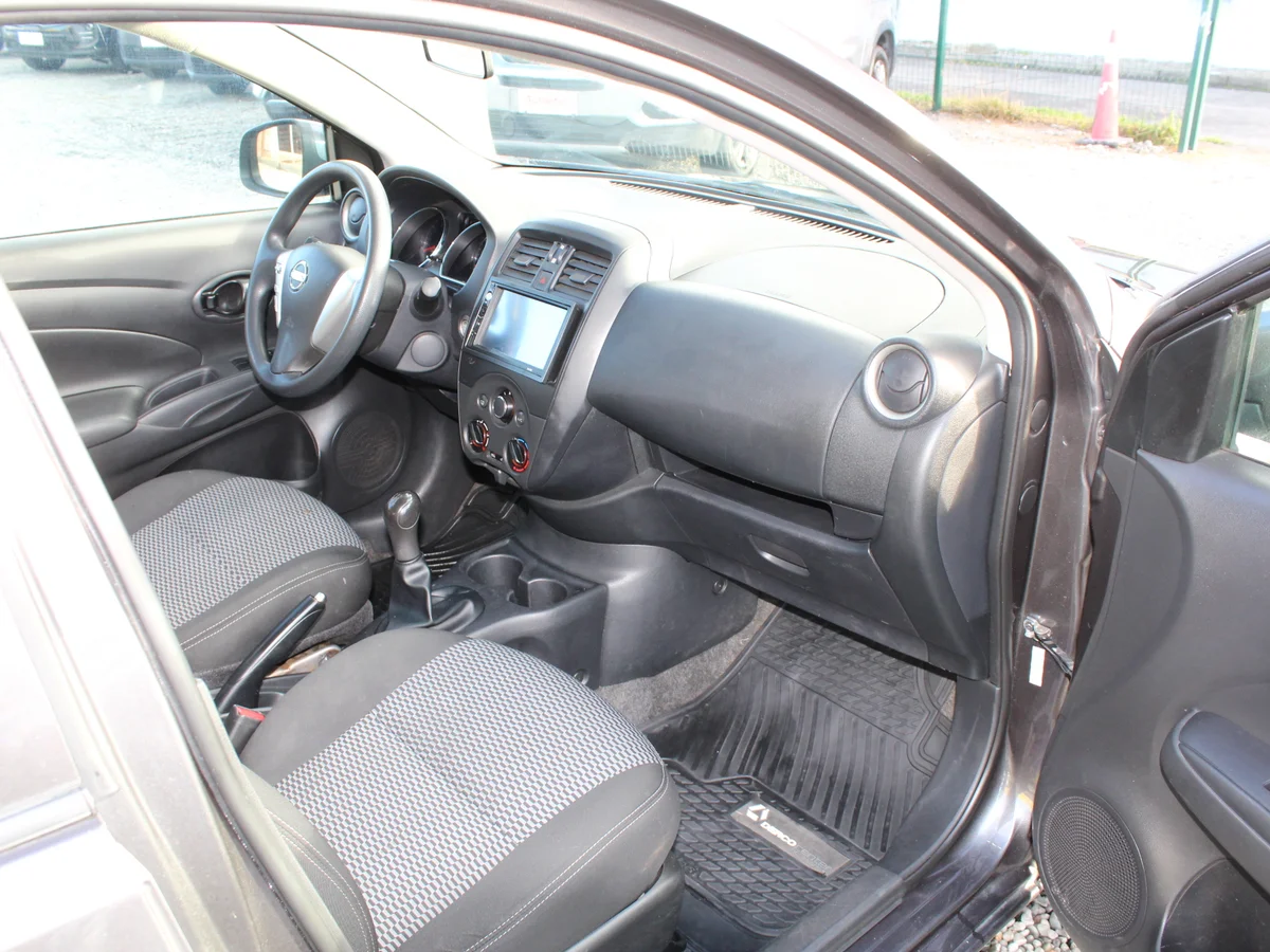 Nissan Versa Sense — foto 6 de 13