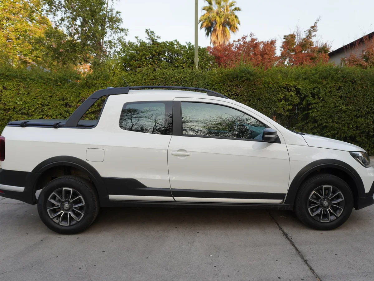 Volkswagen Saveiro 1.6 Cross. Año 2024 miniatura 4