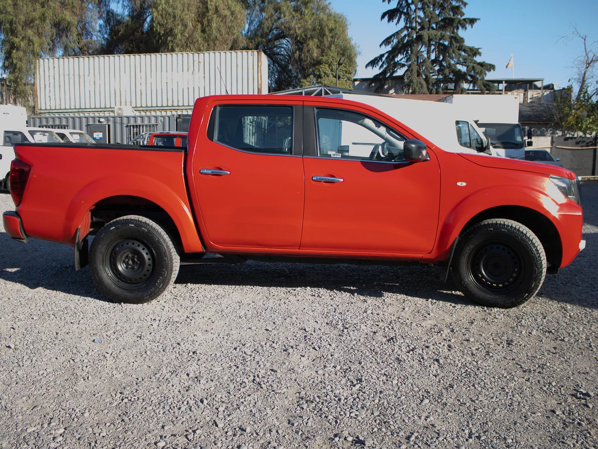 Nissan Navara 4x2 2021 miniatura 9