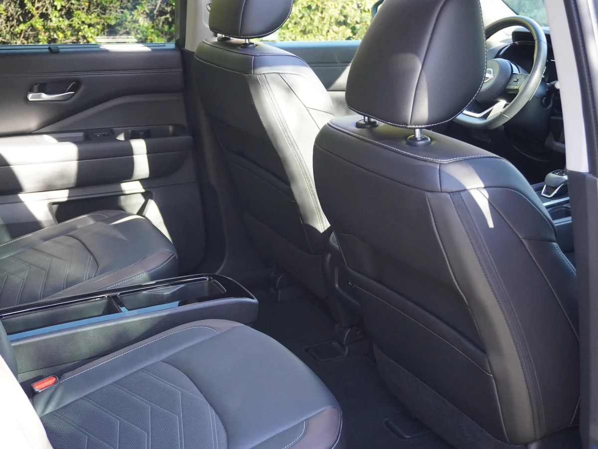 Nissan Pathfinder 3.5 Exclusive 4x4 Año 2025 miniatura 13