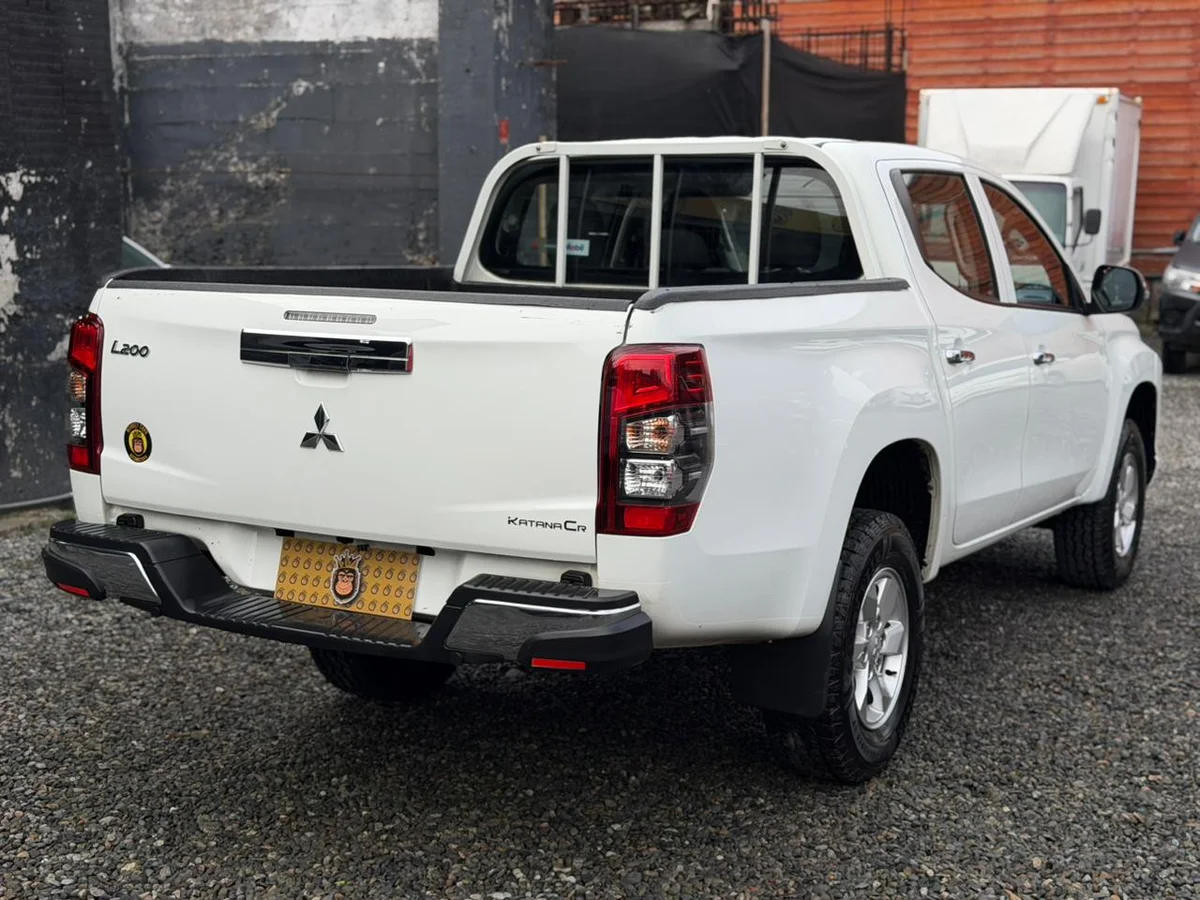 Mitsubishi L200 Katana CR 4x2 2.4 MT 2023