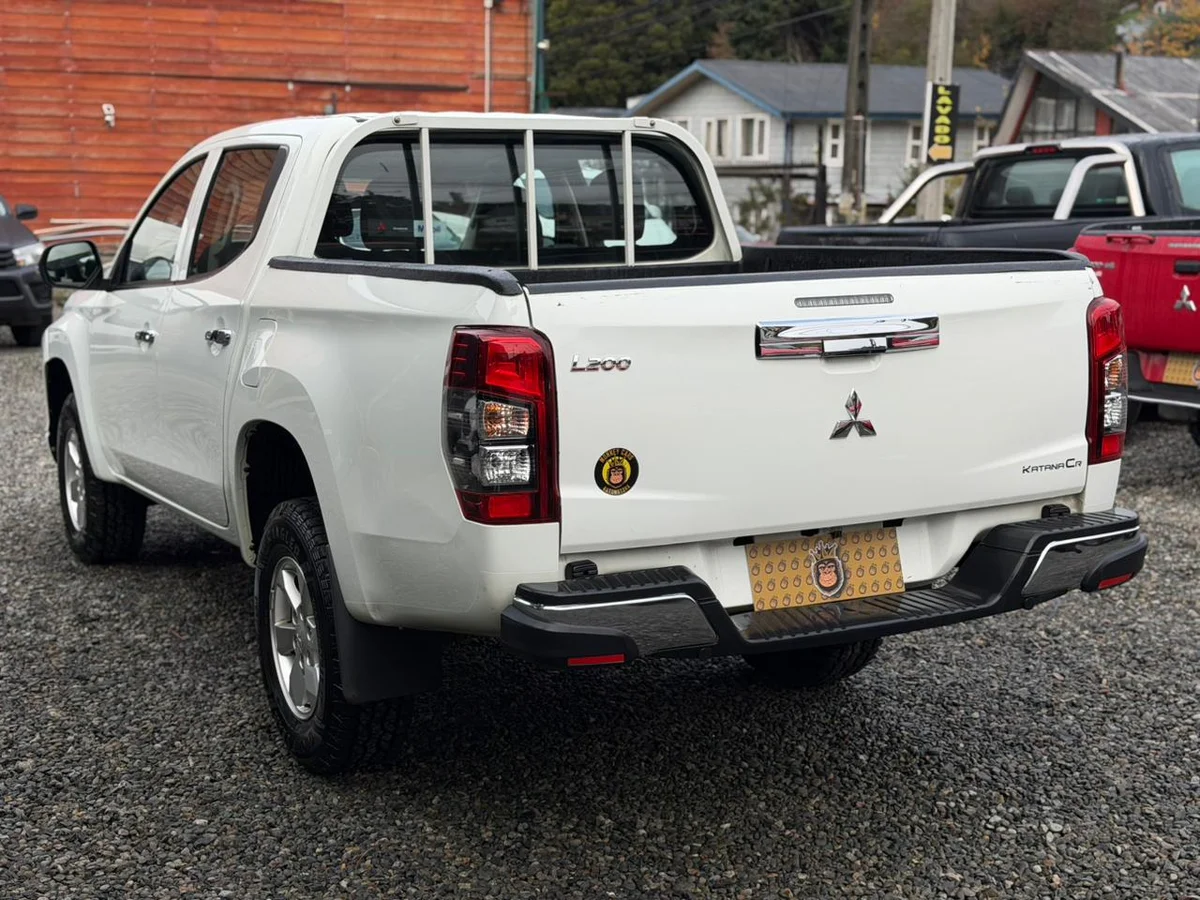 Mitsubishi L200 Katana CR 4x2 2.4 MT 2023