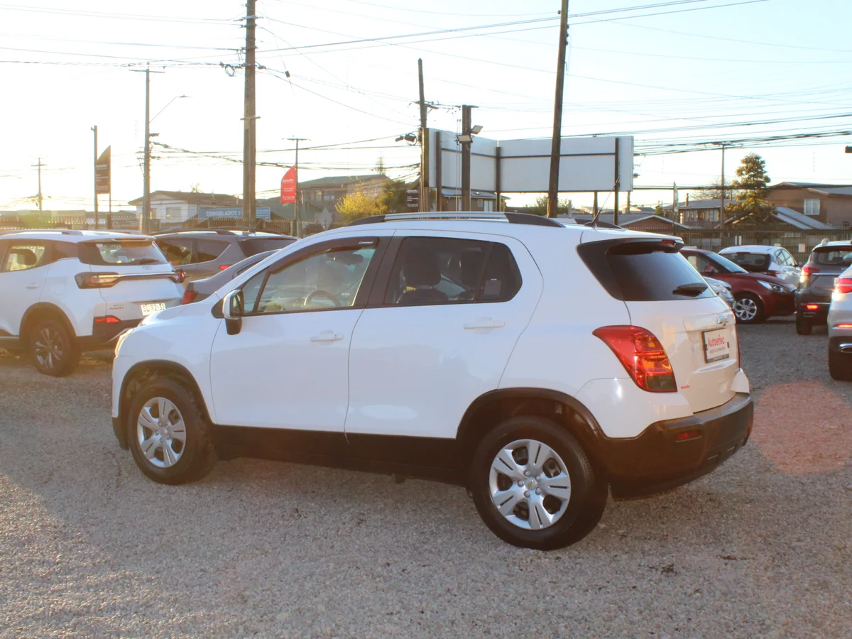 CHEVROLET TRACKER LS 2015 - Miniatura 9