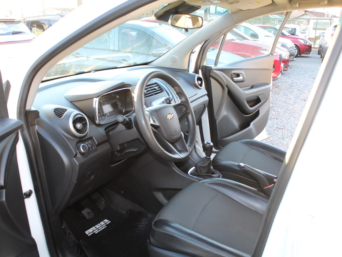 CHEVROLET TRACKER LS 2015 - Miniatura 10