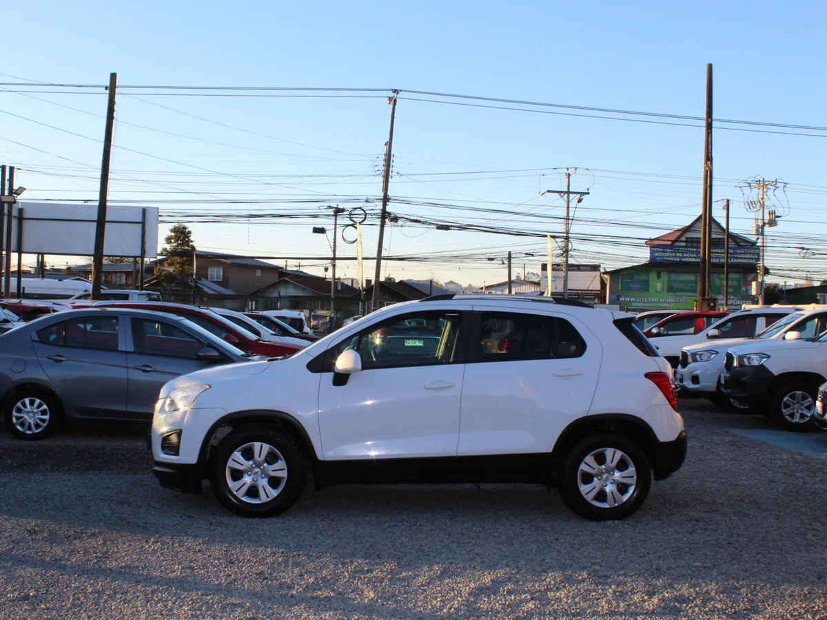 CHEVROLET TRACKER LS 2015 - Miniatura 11
