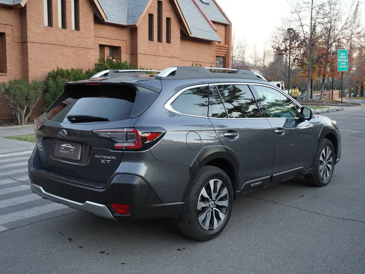 Subaru Outback Touring 4x4 2.4 Año 2024