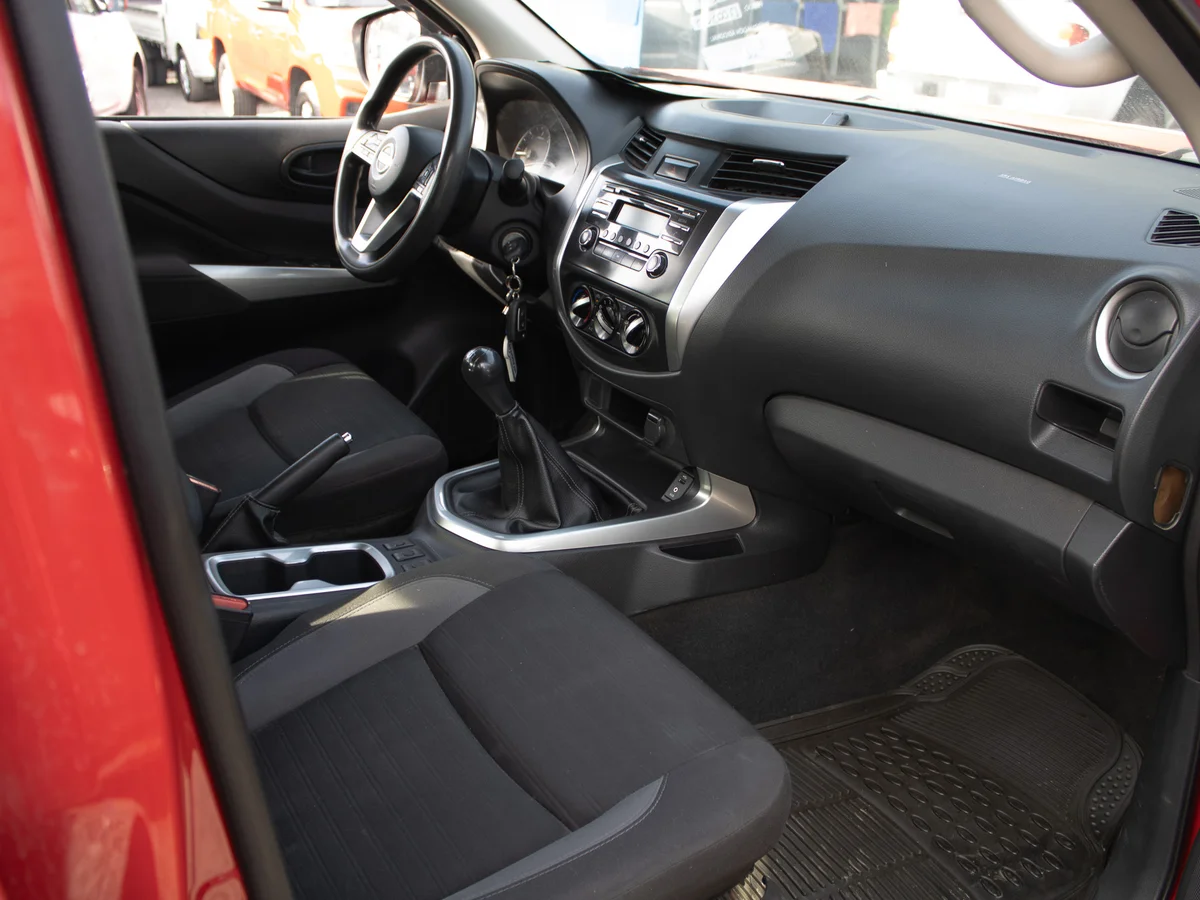 Nissan Navara 2021 miniatura 8