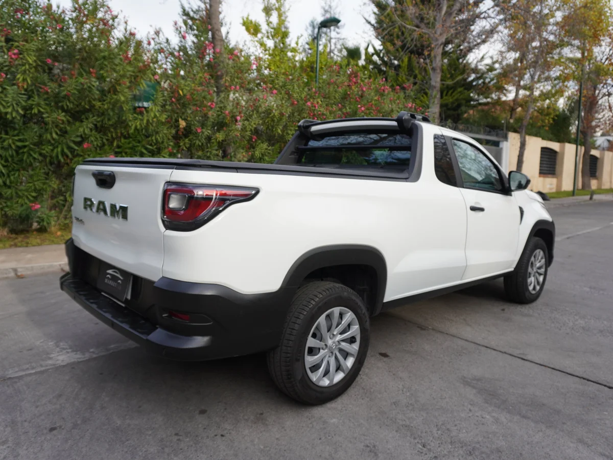 RAM 700 1.3 SLT 4X2 Cabina Simple MT Año 2025
