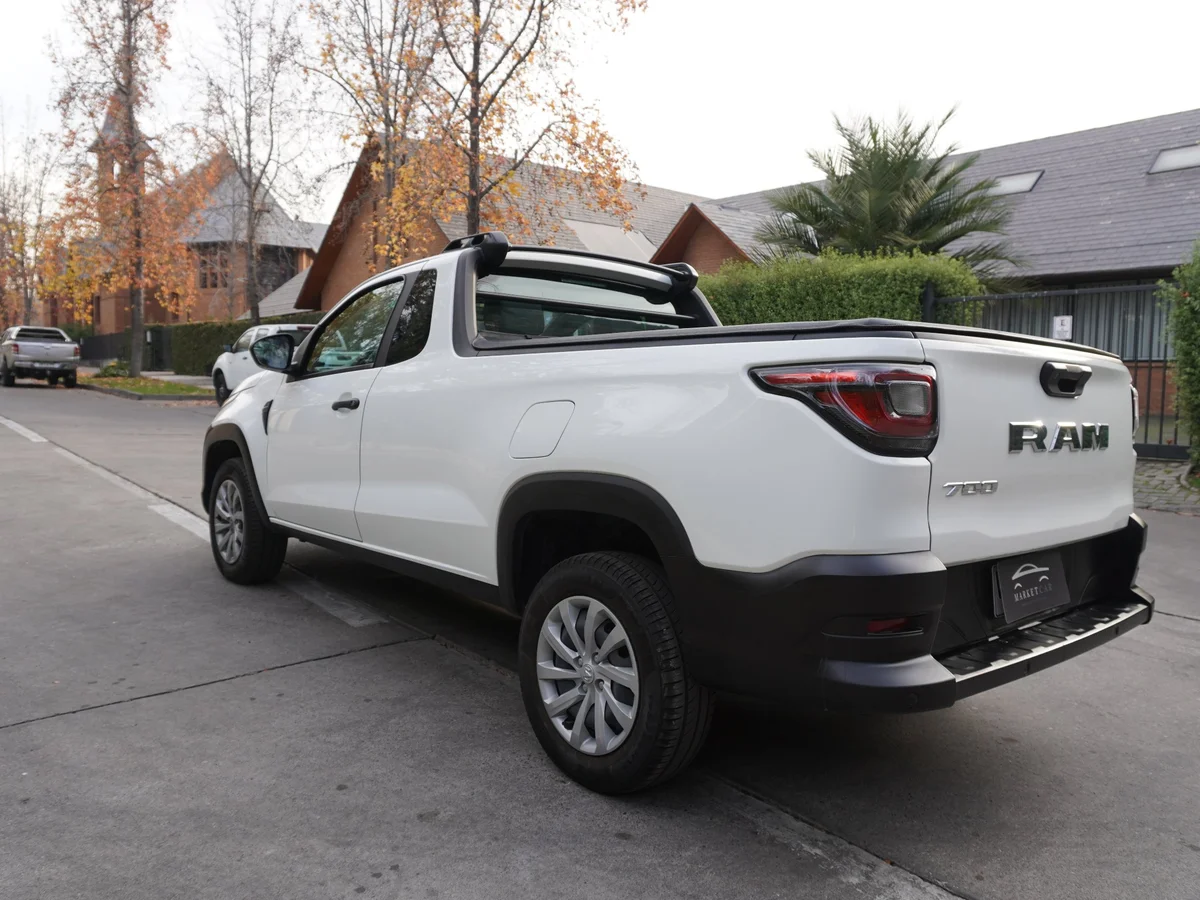 RAM 700 1.3 SLT 4X2 Cabina Simple MT Año 2025 miniatura 7