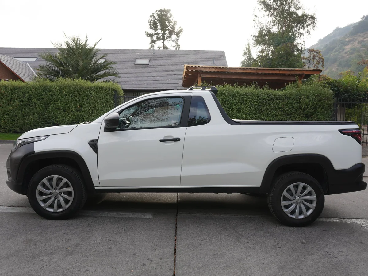 RAM 700 1.3 SLT 4X2 Cabina Simple MT Año 2025 miniatura 8