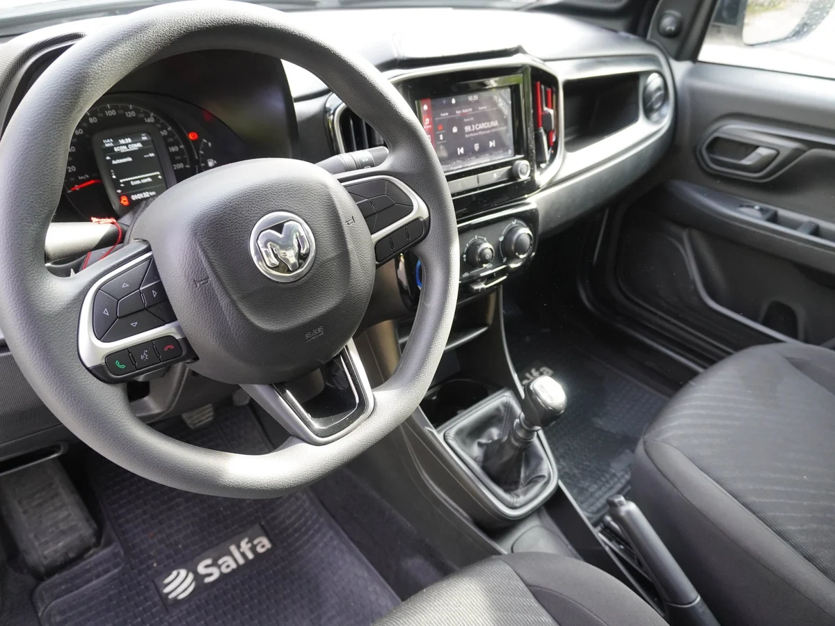 RAM 700 1.3 SLT 4X2 Cabina Simple MT Año 2025 miniatura 15