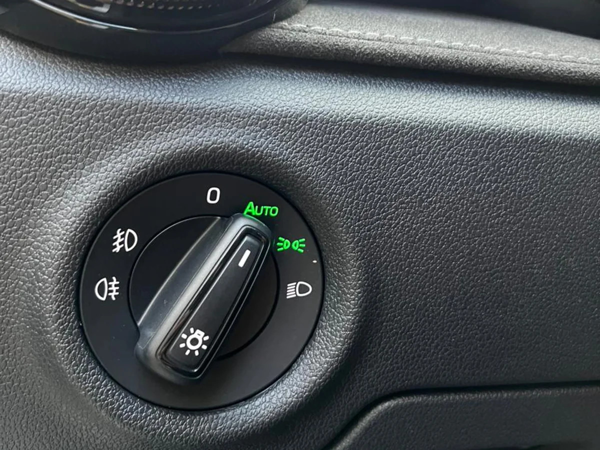 SKODA NEW FABIA 1.0L TSI AT DSG STYLE AÑO 2024 - Miniatura 18