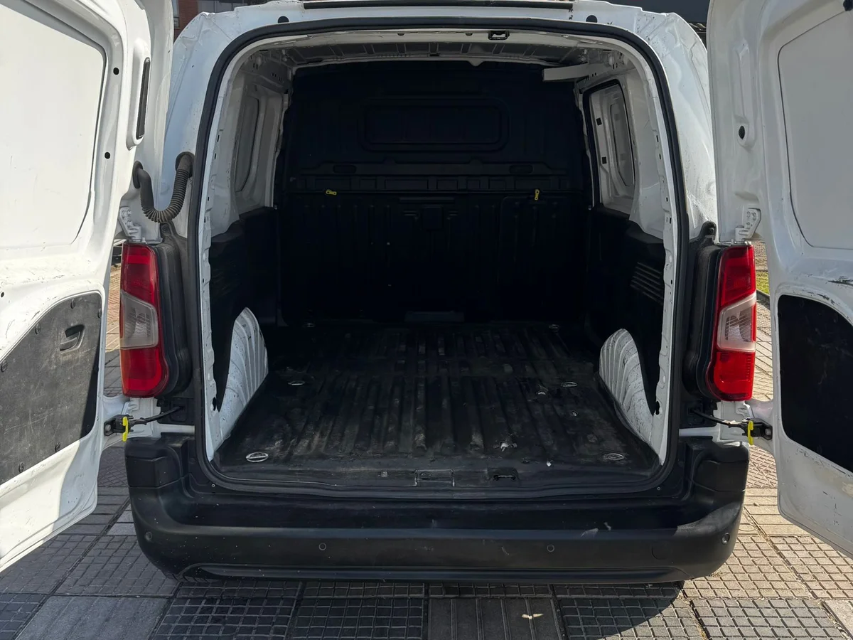 CITROEN BERLINGO 1.6 K9 2022 - Miniatura 9