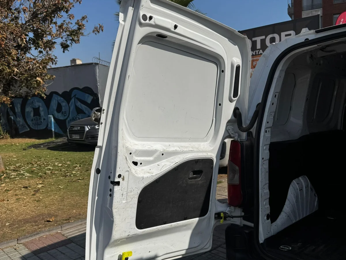 CITROEN BERLINGO 1.6 K9 2022 - Miniatura 11