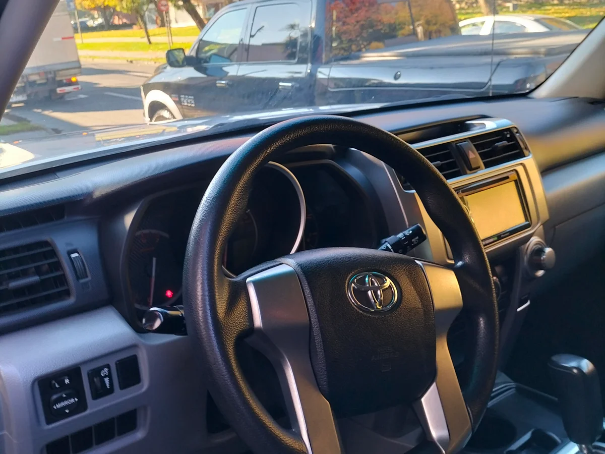 TOYOTA 4 RUNNER 4.0 AUT 1 2012 - Miniatura 8