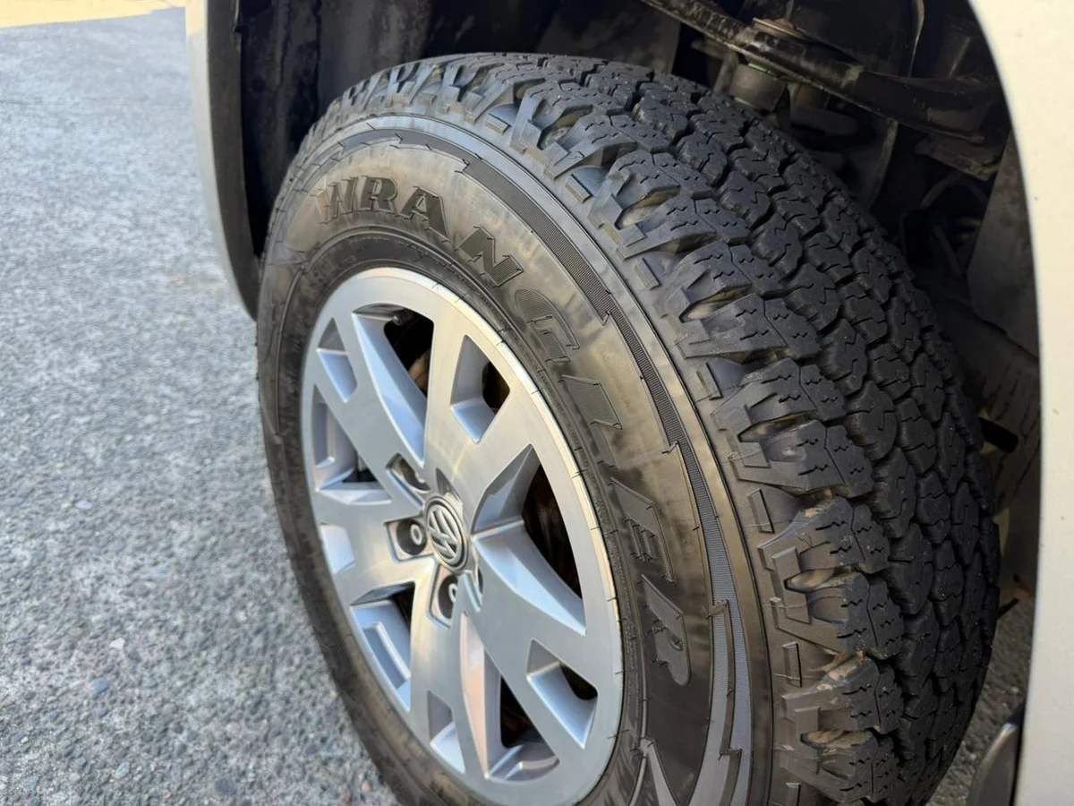 VOLKSWAGEN Amarok 2.0 COMFORTLINE DIESEL 4MOTION 4X4 DOB. CAB. AT 4P 2022 - Miniatura 8