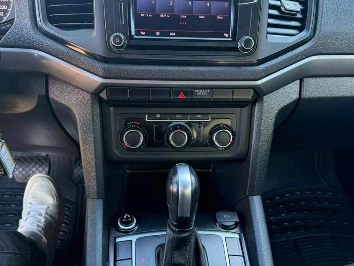 VOLKSWAGEN Amarok 2.0 COMFORTLINE DIESEL 4MOTION 4X4 DOB. CAB. AT 4P 2022 - Miniatura 12