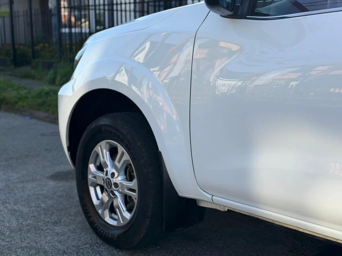 NISSAN Navara 4X2 MT 2024 - Miniatura 7