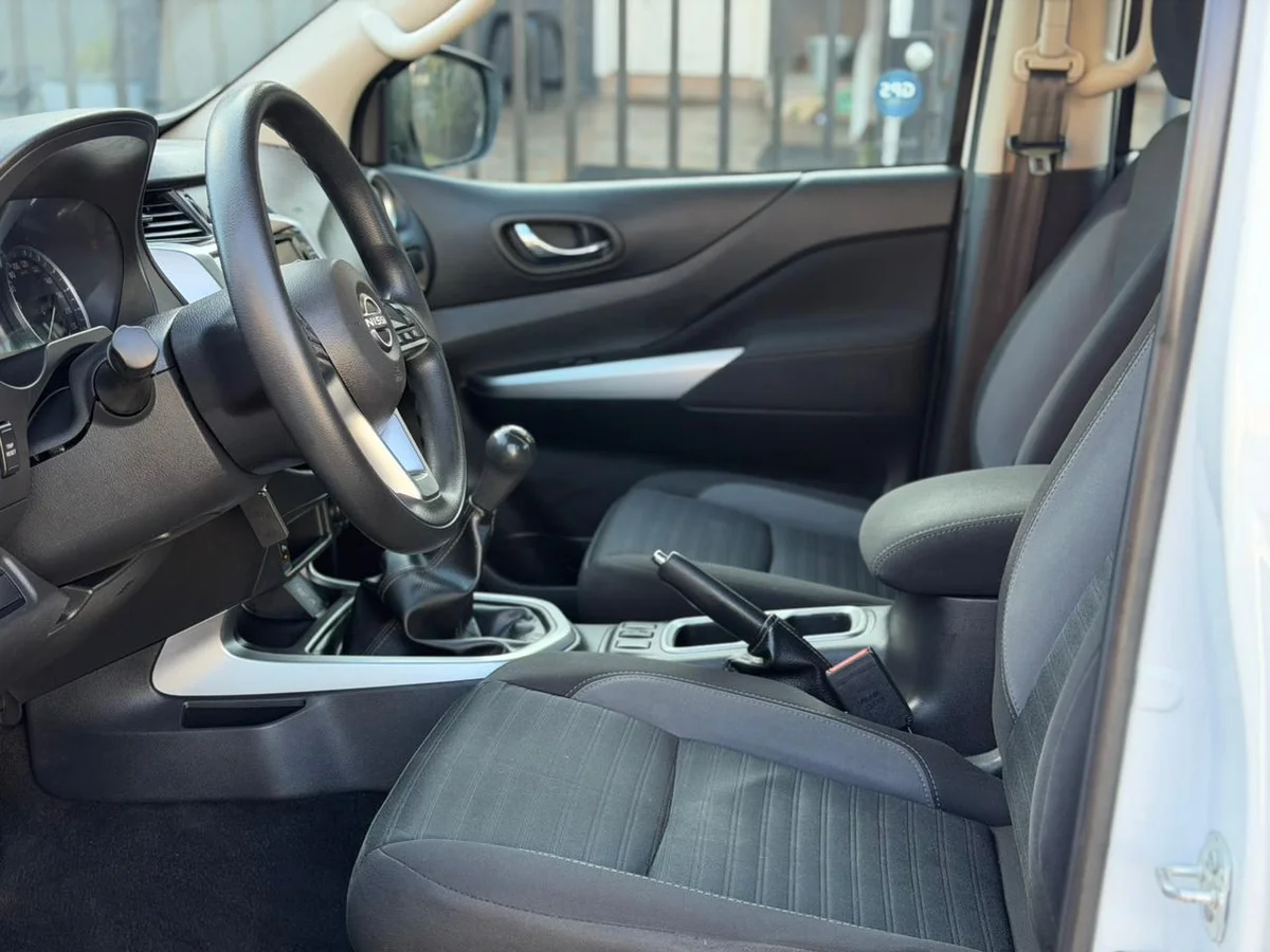 NISSAN Navara 4X2 MT 2024 - Miniatura 9