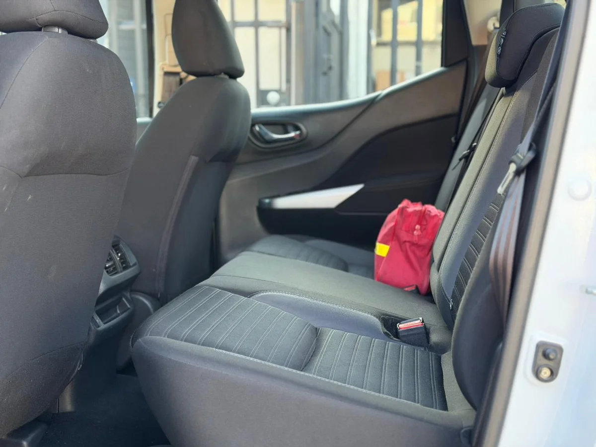 NISSAN Navara 4X2 MT 2024 - Miniatura 10