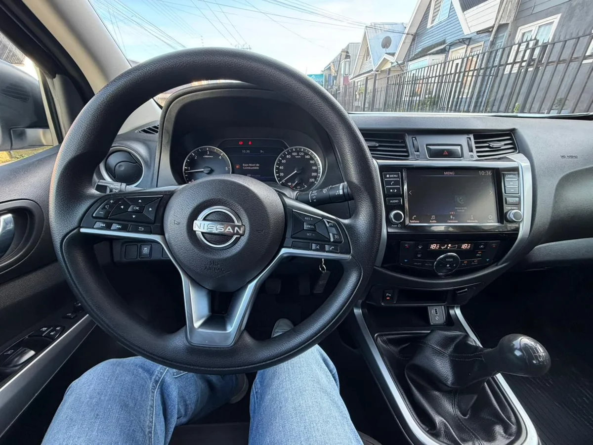 NISSAN Navara 4X2 MT 2024 - Miniatura 13