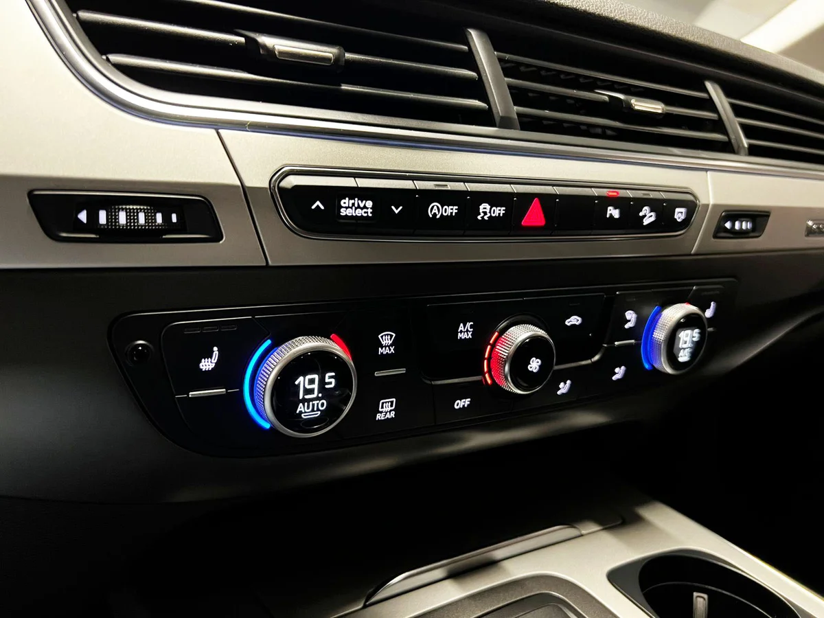 AUDI Q7 2.0 2020 - Miniatura 18