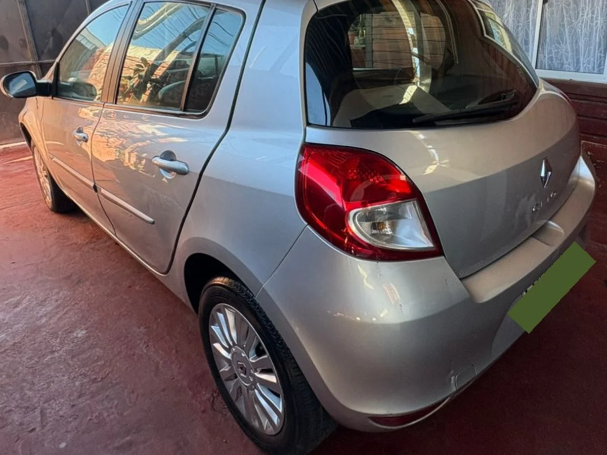 RENAULT CLIO 1.6 2013