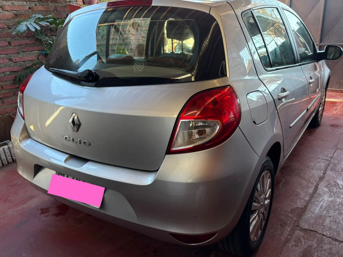 RENAULT CLIO 1.6 2013