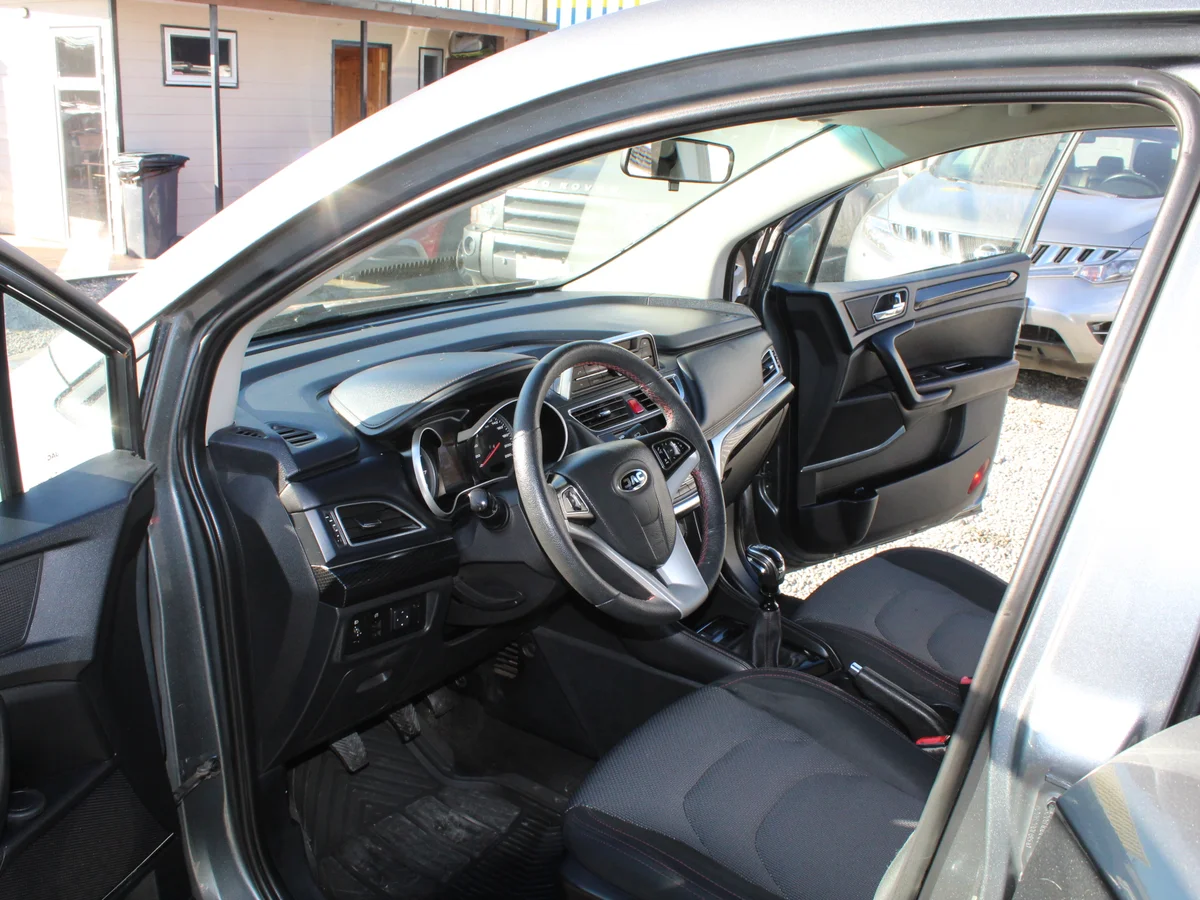 JAC JS3 Suv 2018 - Miniatura 10