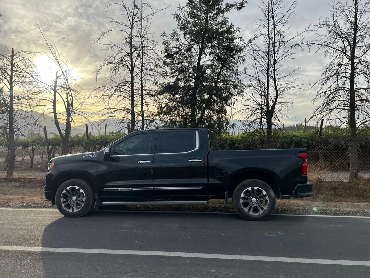 CHEVROLET SILVERADO 4X4 3.0L AUT HIGH COUNTRY DIESEL 2023 - Miniatura 9