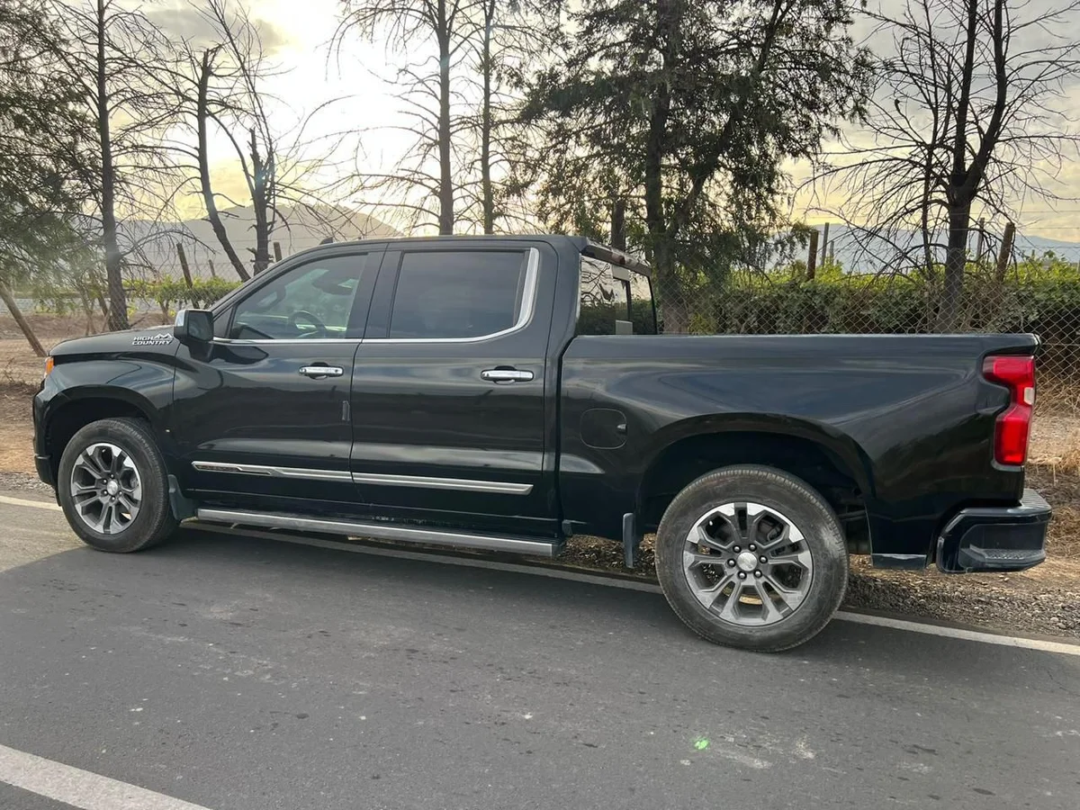 CHEVROLET SILVERADO 4X4 3.0L AUT HIGH COUNTRY DIESEL 2023 - Miniatura 14