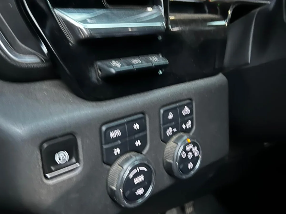 CHEVROLET SILVERADO 4X4 3.0L AUT HIGH COUNTRY DIESEL 2023 - Miniatura 17
