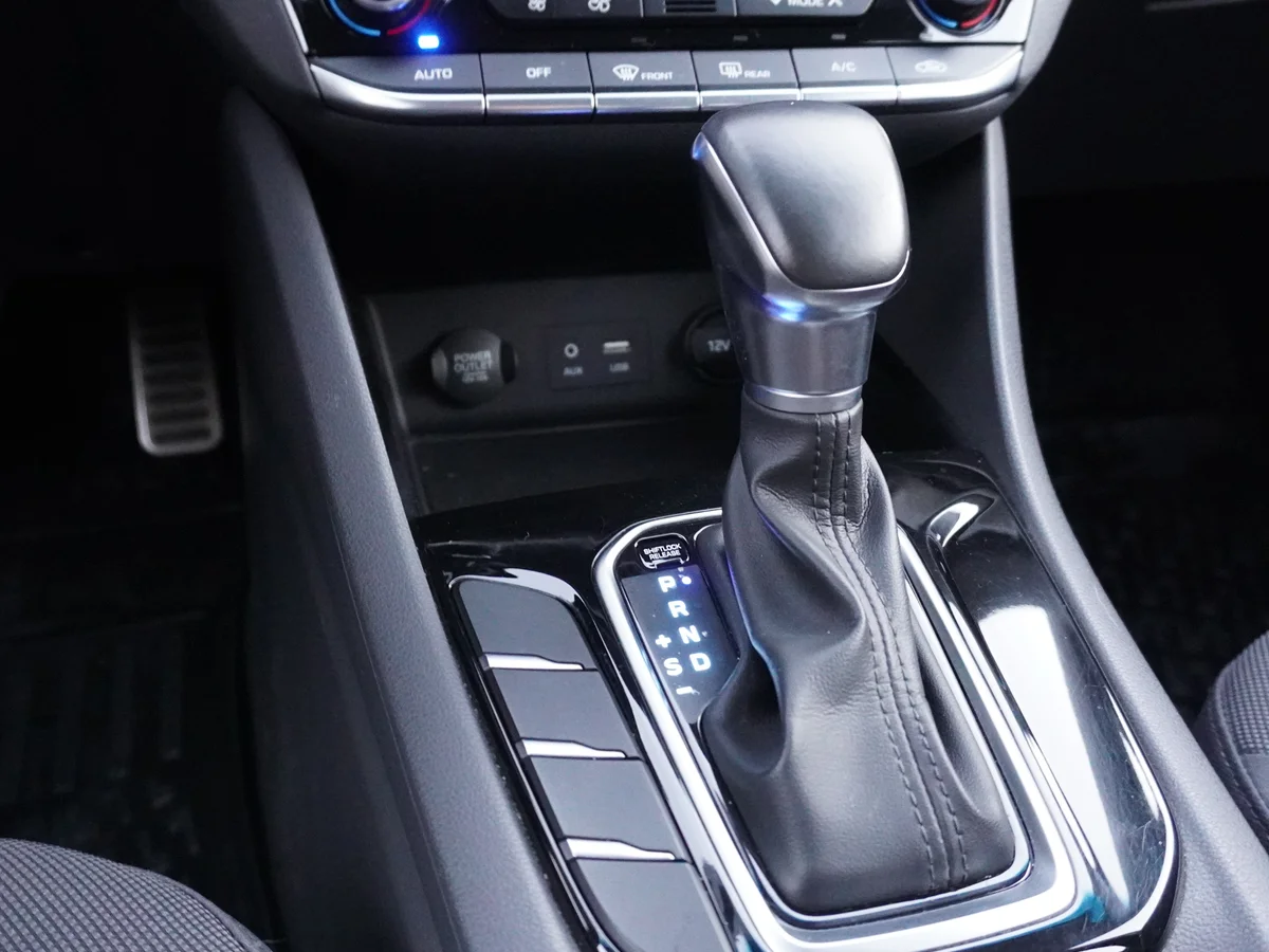 HYUNDAI IONIQ 1.6 GDI HÍBRIDO AE 2020 miniatura 23