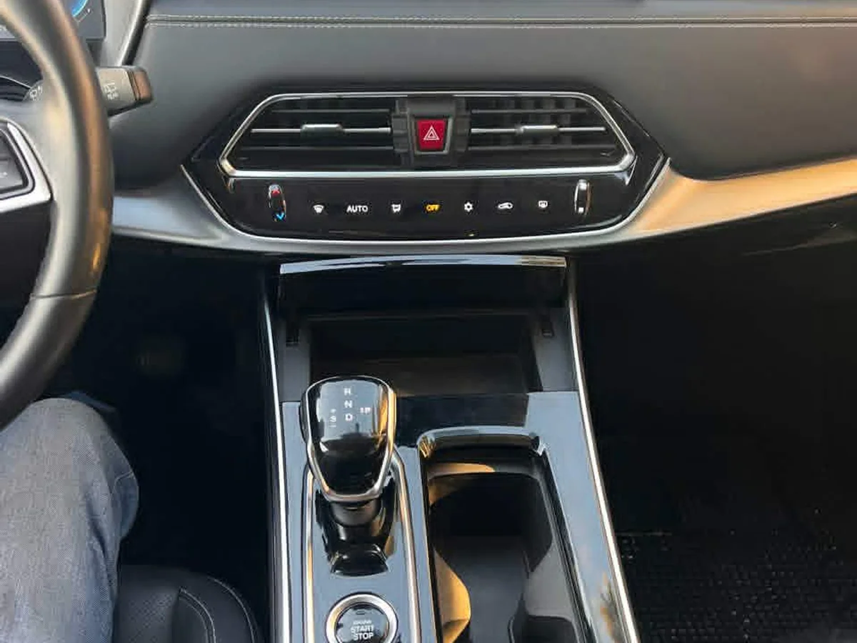 JAC JS8 LUXURY 1.5 AT 2024