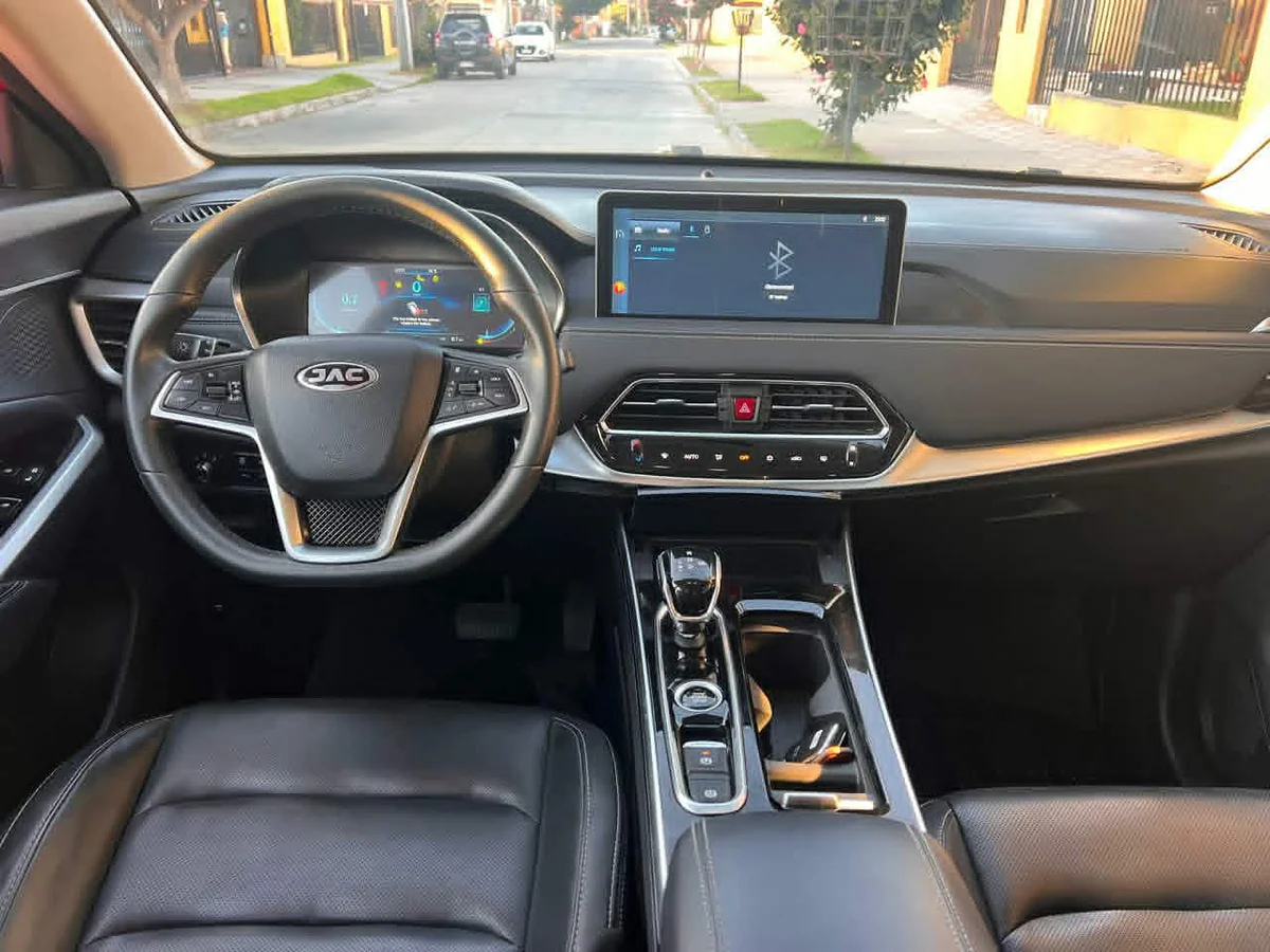 JAC JS8 LUXURY 1.5 AT 2024 - Miniatura 8